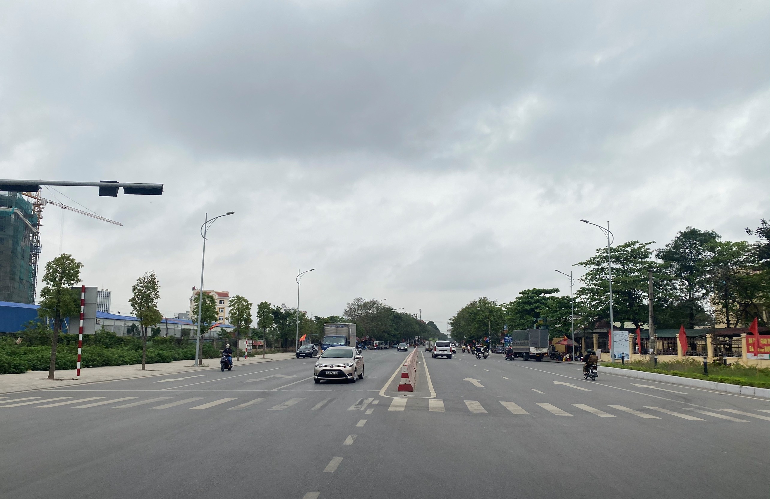 Cần bổ sung thêm biển “Cấm đi ngược chiều” tại nút giao Nam Cầu Bính